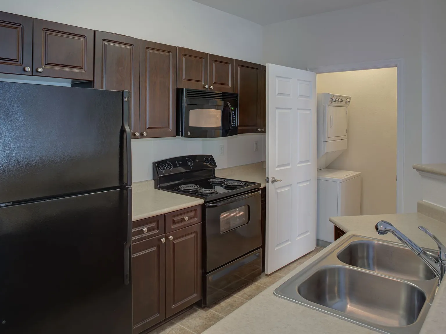 Red Mill Landing Apartment Homes — Photo 4