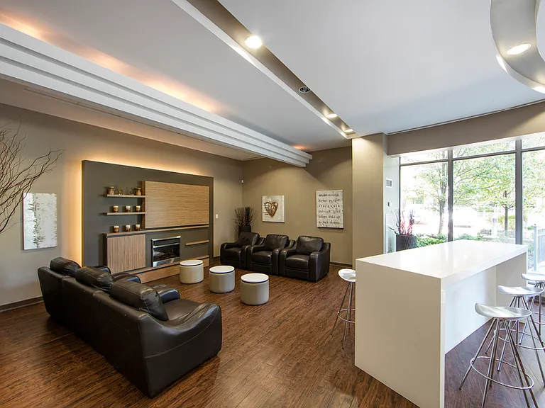5191 Dundas St W — Photo 9