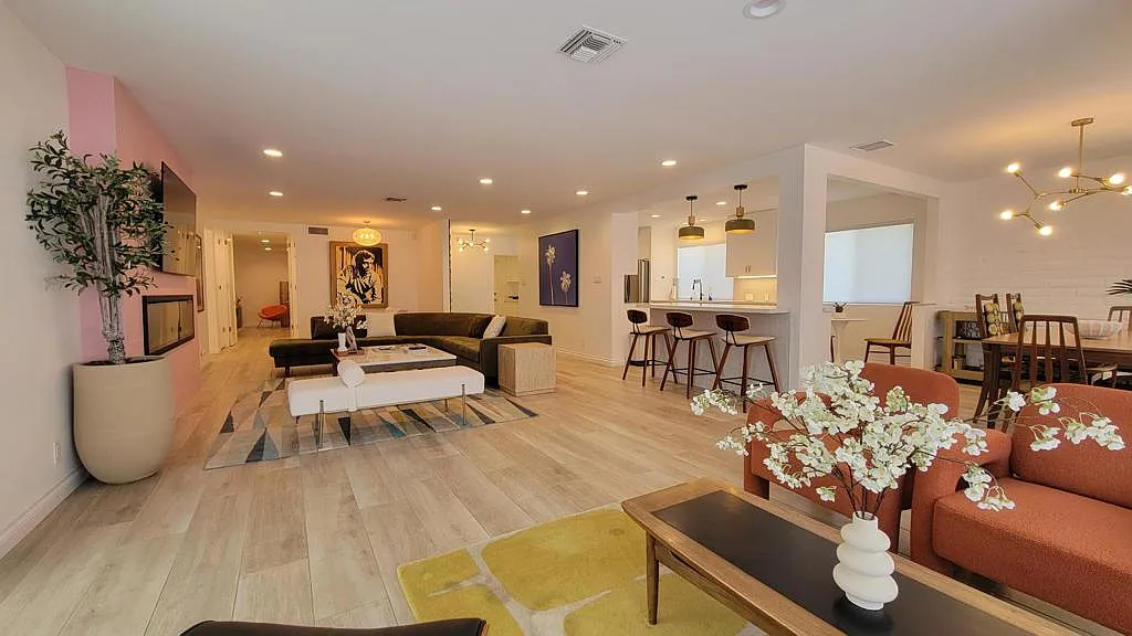 3 bed, 3.5 bath, 2379 sqft, $6,000 — Photo 4