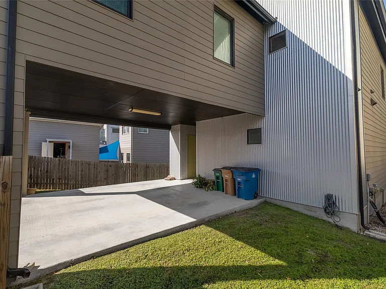 6021 Seville Dr — Photo 27