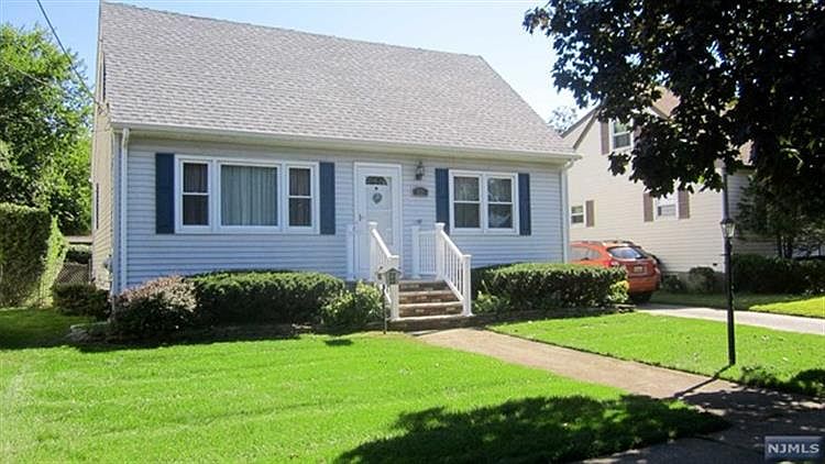 1st image of 223 Riverdale Blvd