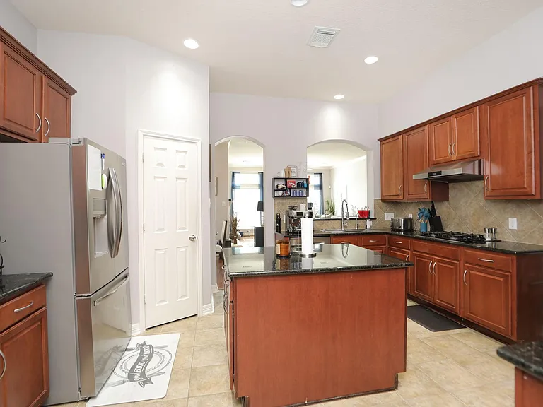 8410 Brighton Lake Ln — Photo 18