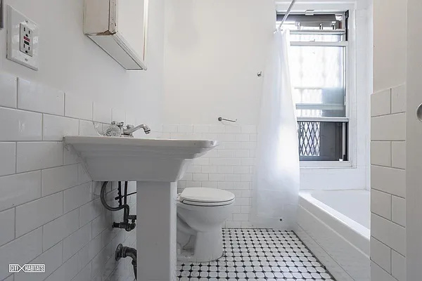 Rented by Corcoran | media 27