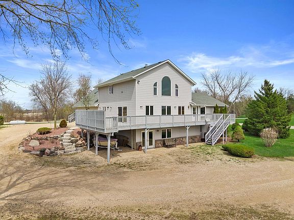 3rd image of 7293 Aurora ROAD