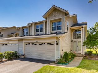 735 Sturnbridge Ln, Schaumburg, IL