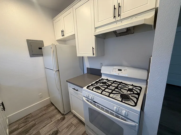 245 Linden Ave — Photo 8