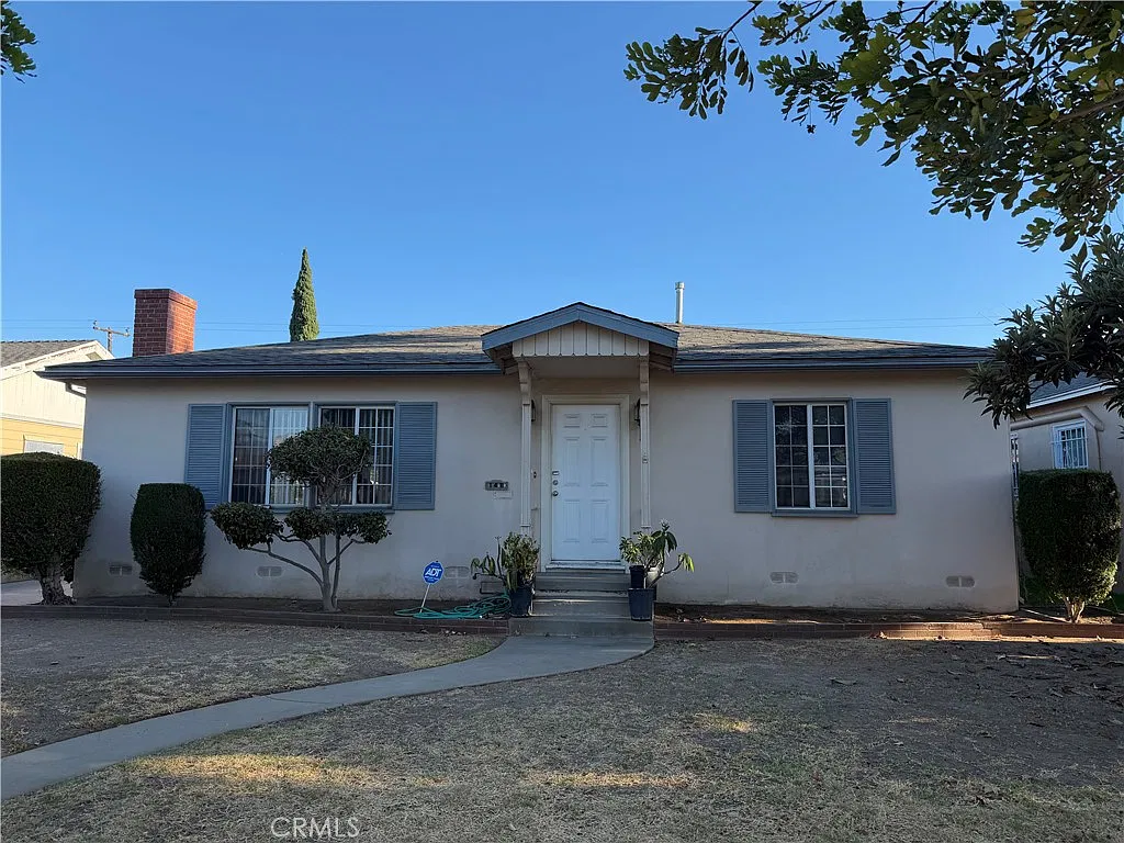 4 bed, 2.5 bath, 1685 sqft, $4,100 — Photo 1