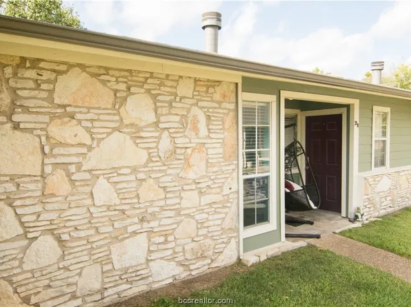 2800 Longmire Dr APT 21, College Station, TX 77845