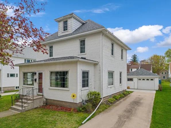 516 S Pine St, Caledonia, MN 55921