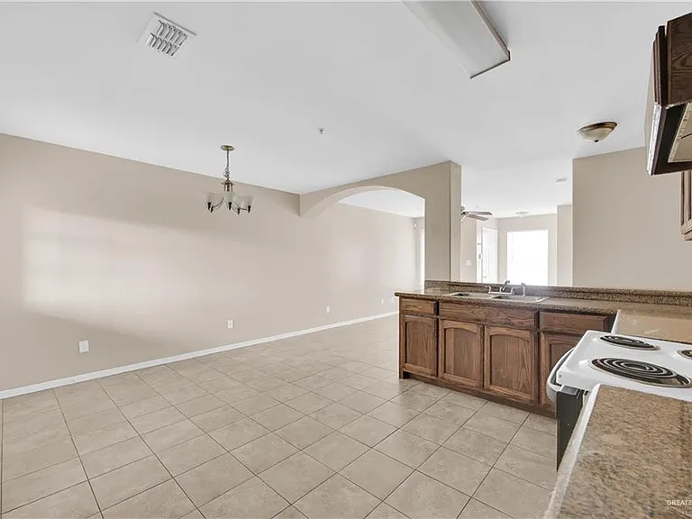 1607 W Omni Ave #4 — Photo 6