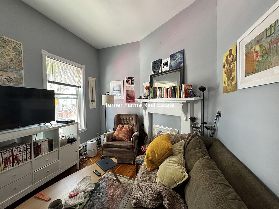 1st image of 137 Columbia St #L