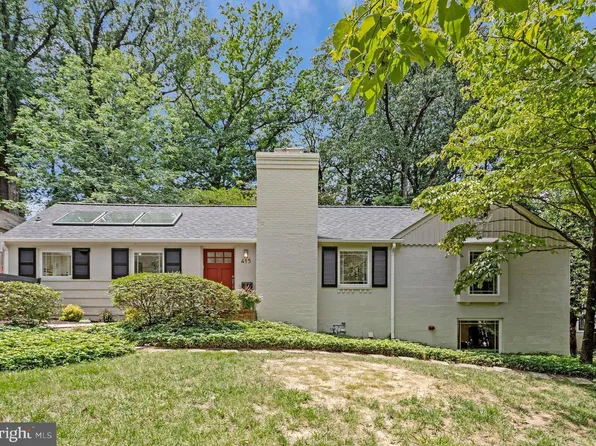 415 Poplar Dr, Falls Church, VA 22046
