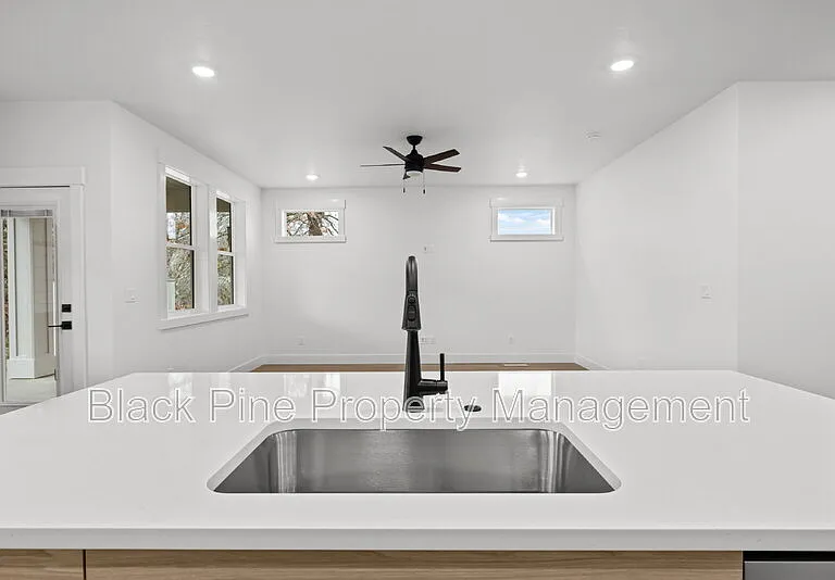 4642 N Maple Grove Rd — Photo 16