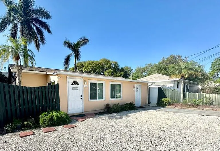 10548 Lake Dr — Photo 4