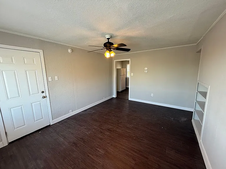 210 Highview Ave — Photo 10