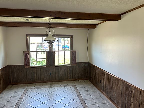 3rd image of 2801 Longfellow Ct SW