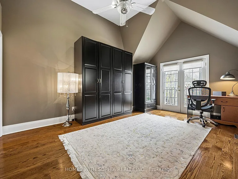 162 Glenvale Blvd — Photo 35