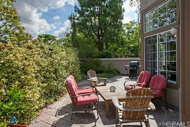 Montara Dr — Photo 16