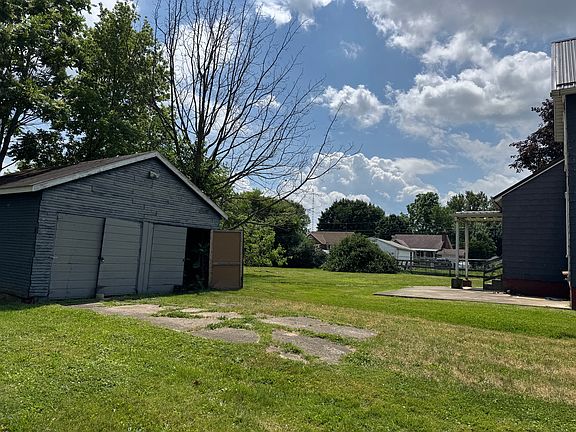 3rd image of 1710 Edwards Ave NE