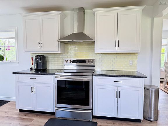 4th image of 20 Jacquard Rd