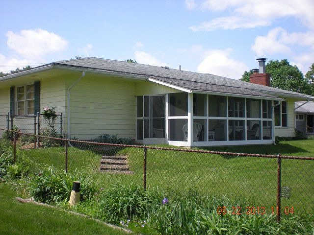 2nd image of 984 Highland Ave