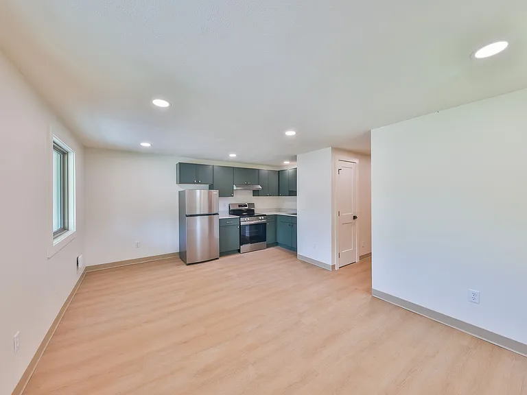 551 Elm St #19 — Photo 2