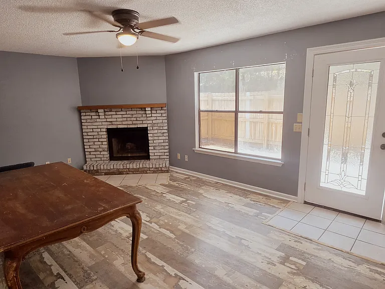 2301 Michigan Ave #11 — Photo 2
