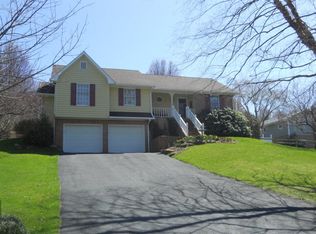 104 Trevor St, Tazewell, VA 24651