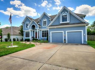 4000 SW Flintrock Dr, Lees Summit, MO 64082