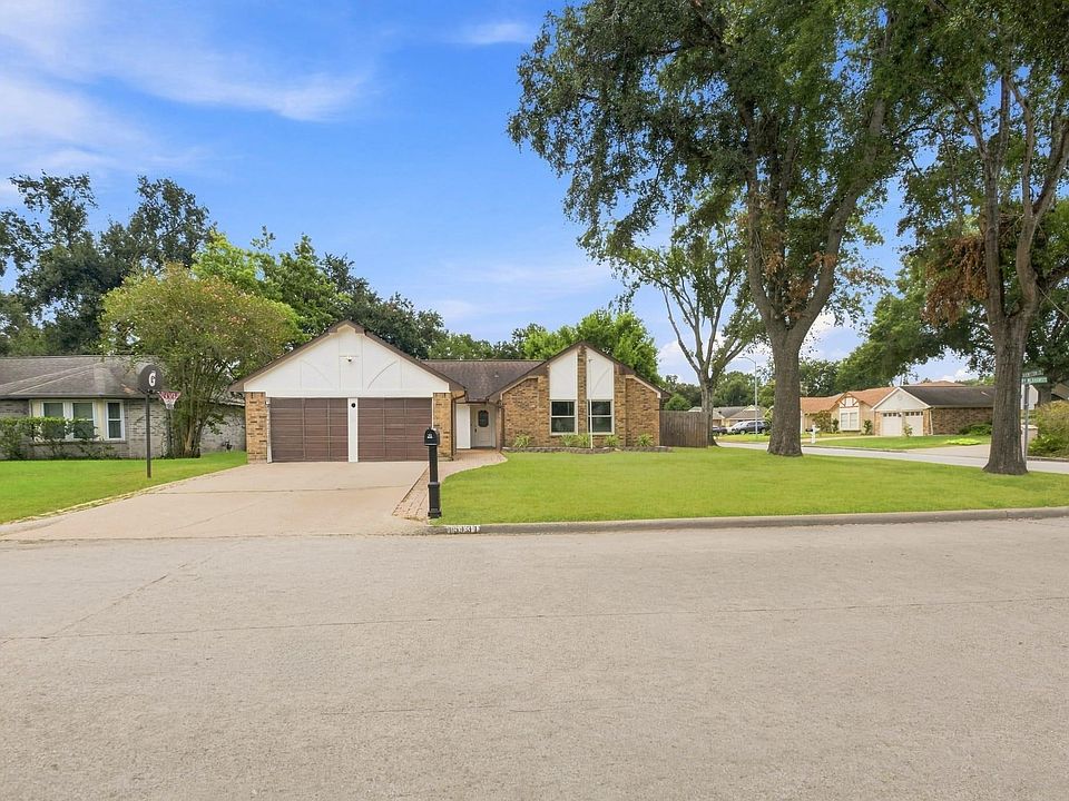 1st image of 15131 Mulberry Meadows Dr