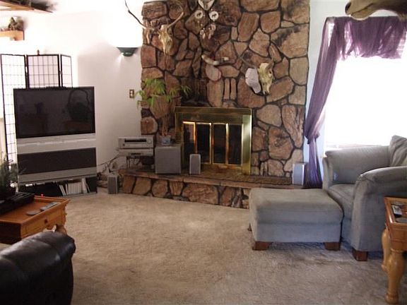 5th image of 716 Kingston Dr