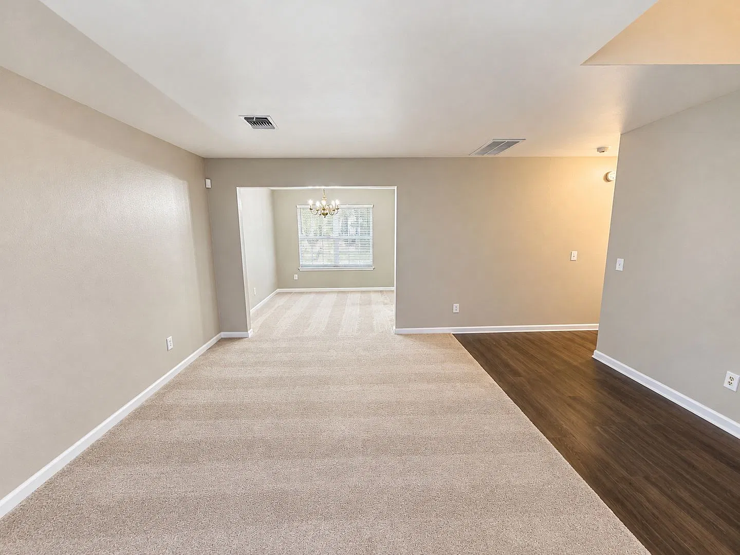 Welcome Home To This Lovely 3 Br / 2.5 Bath In Converse - Easy Access To Randolph Afb, Ft. Sam, &... — Photo 3