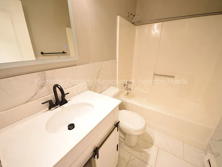405 Clifton St #A — Photo 22
