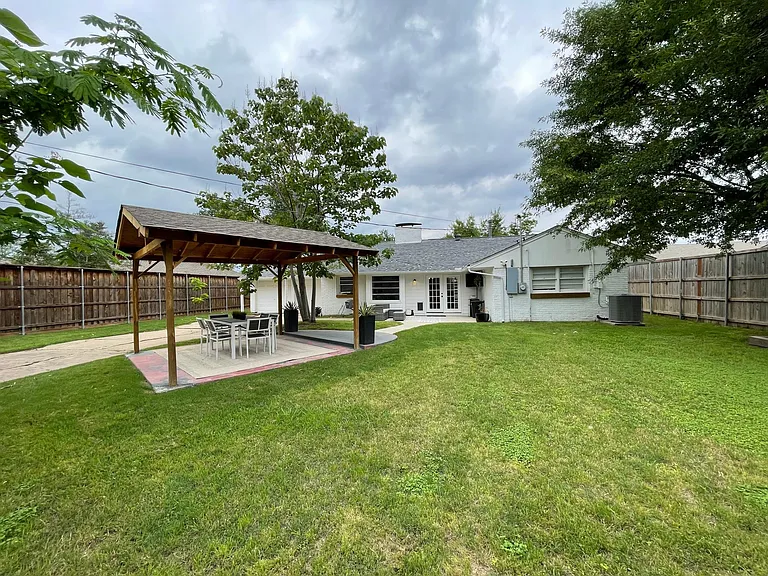 3324 Darvany Dr — Photo 10
