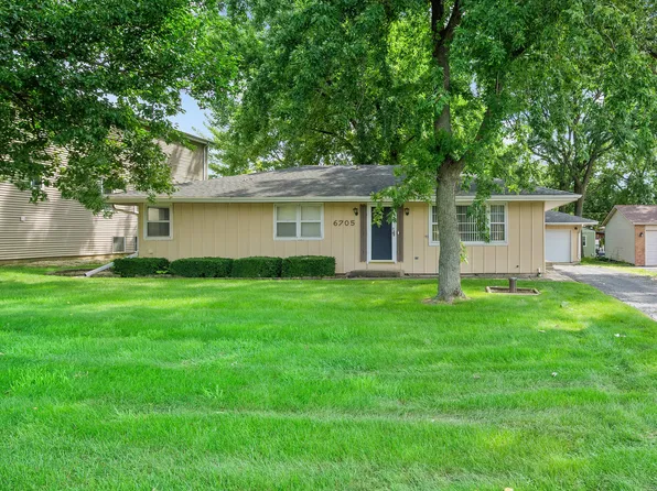 6705 Clarendon Hills Rd, Darien, IL 60561