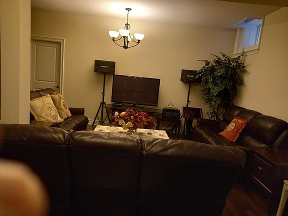 5th image of 207 Canyon Hill Ave #1