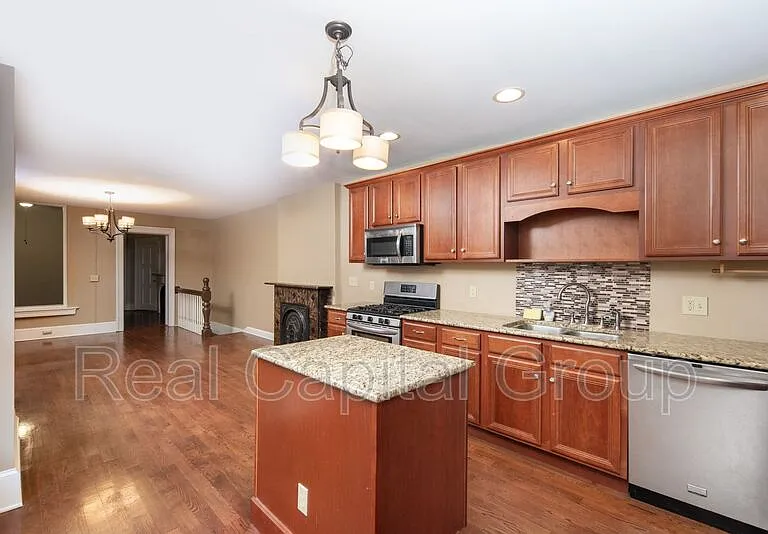 347 Hudson Ave #1 — Photo 4
