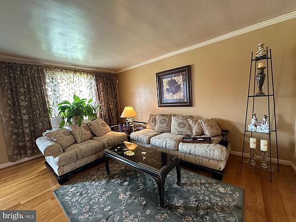 3rd image of 1808 Hillenwood Rd