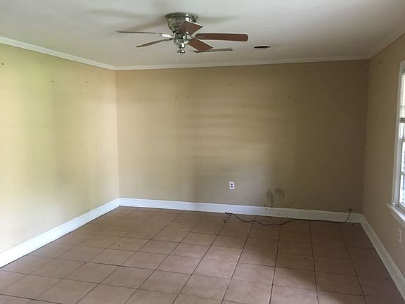 5th image of 837 Boulevard St