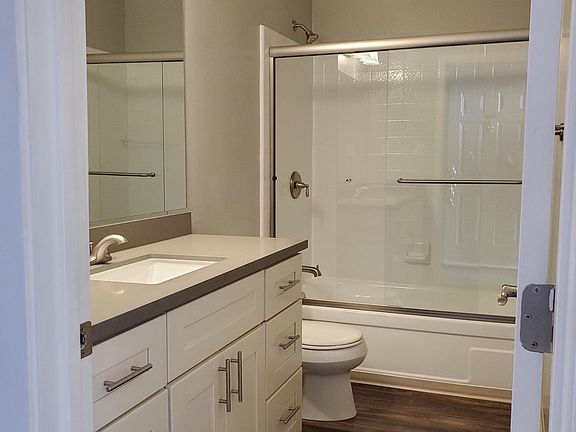 4th image of 1235 Jefferson Ave APT 103