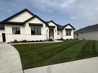 20542 Hartman Ave, Elkhorn, NE 68022