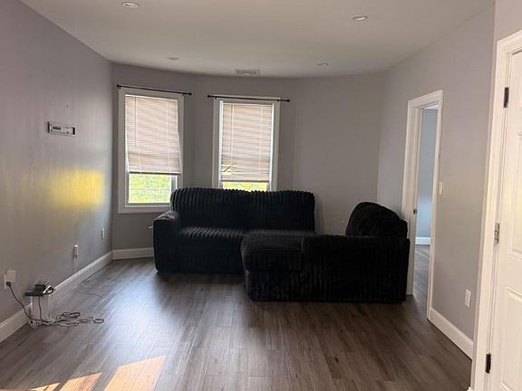 4th image of 1008 Boudinot Pl