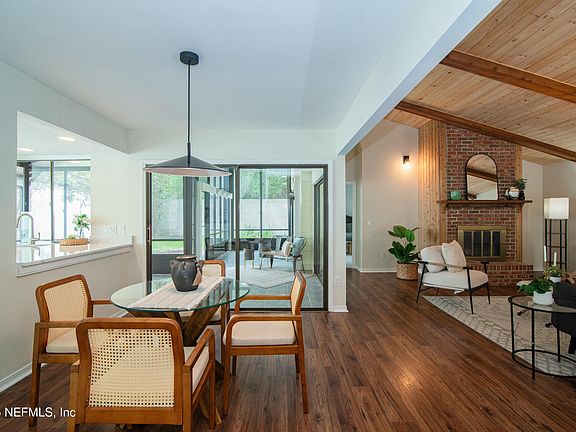3rd image of 2742 ST LOUIS Court