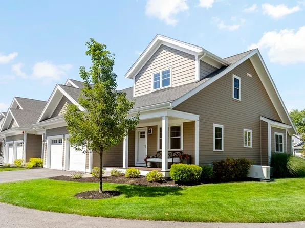 17 Longwood Ln #17, Hanover, MA 02339