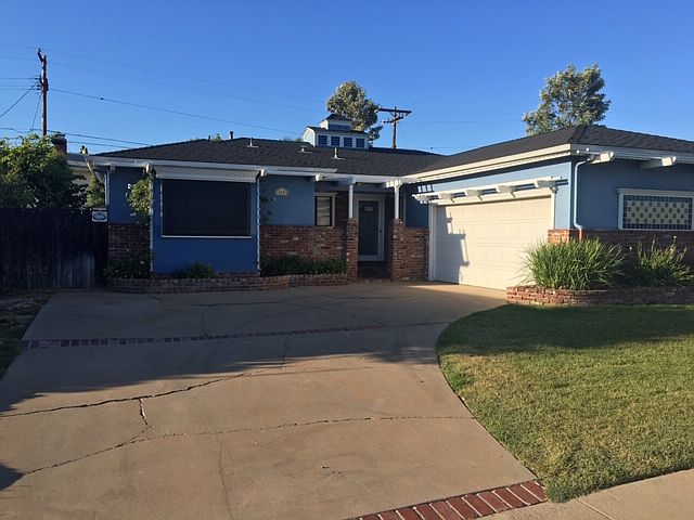 1st image of 470 Sandalwood Dr