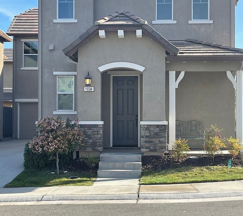 1st image of 1034 Bridlewood Dr