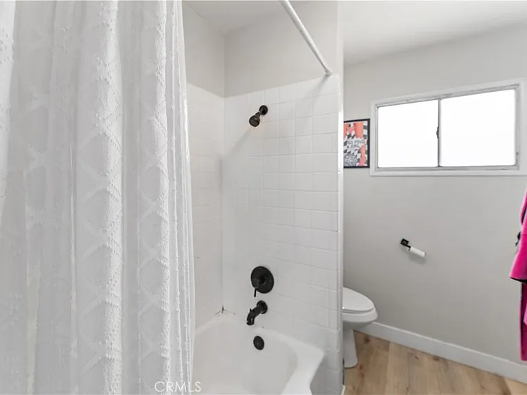 923 W Maple Ave — Photo 12