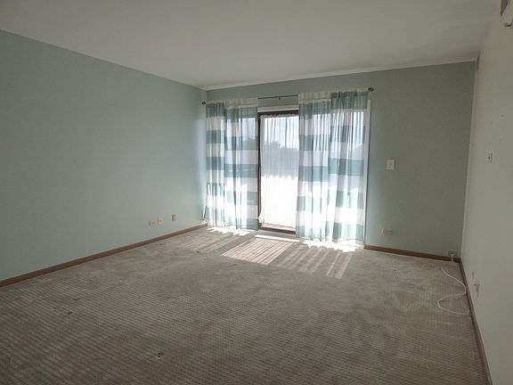 3rd image of 9510 S Kolmar Ave APT 403