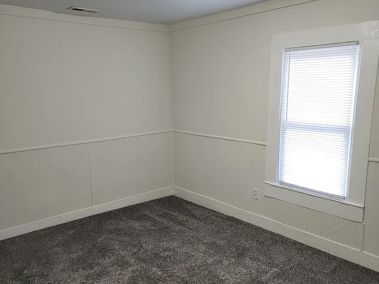 454 Rock Hill Rd — Photo 9