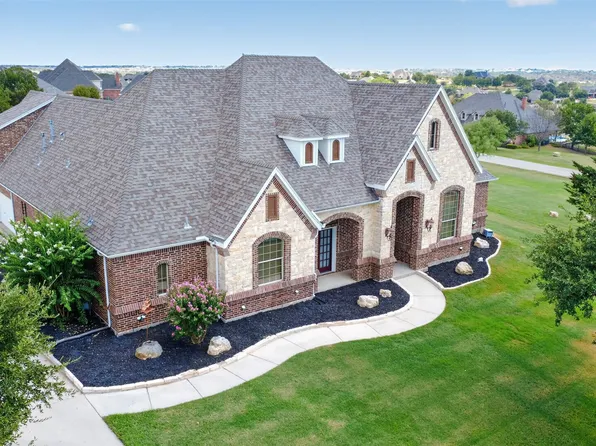 9900 Harbour View Ln, Fort Worth, TX 76179